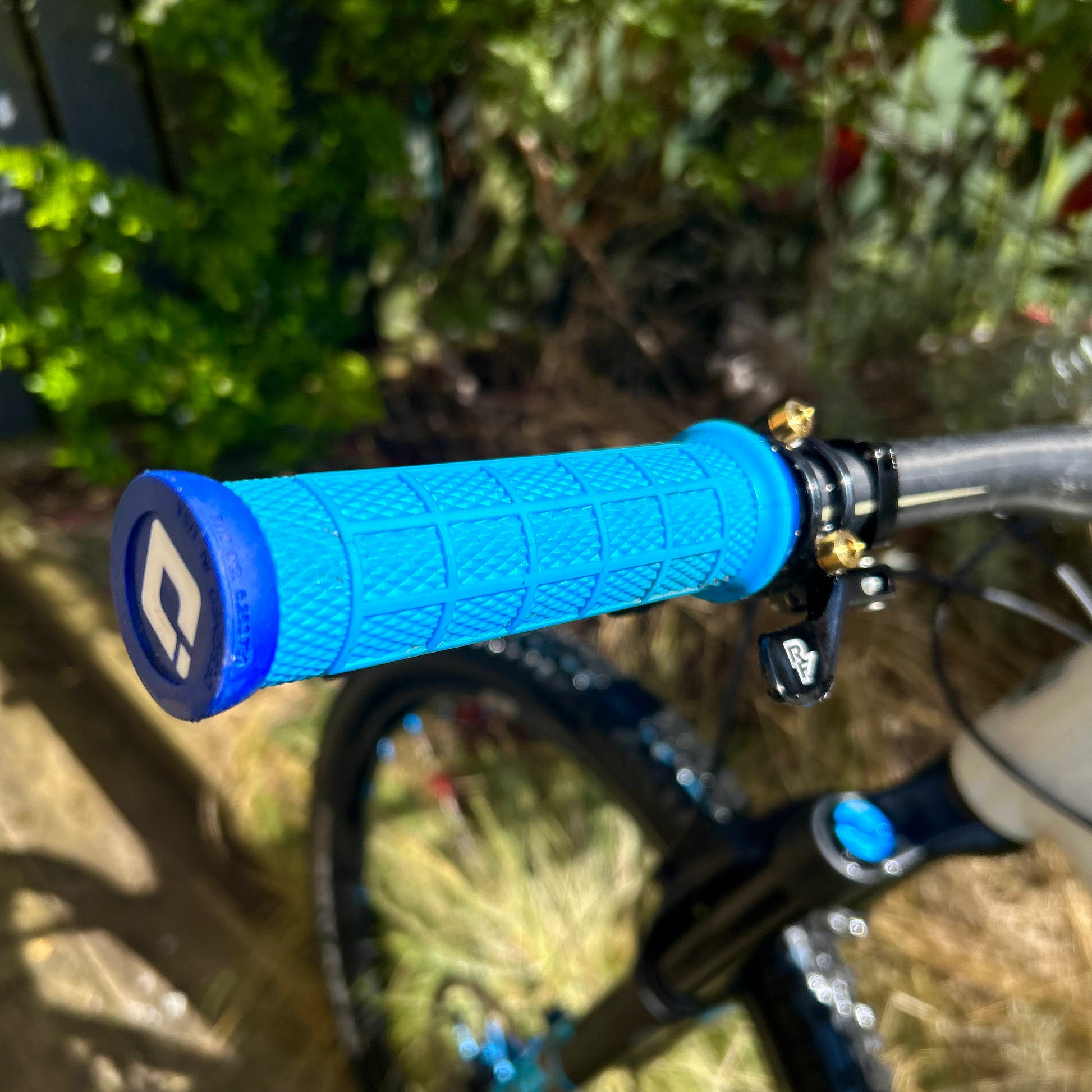 Odi lock best sale on grips mtb